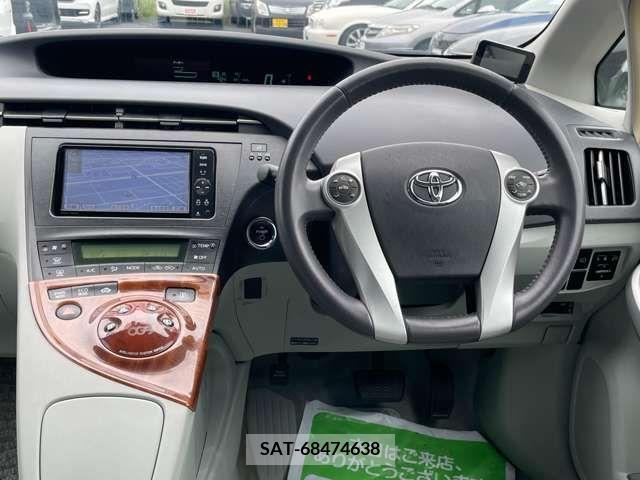 Toyota PRIUS 2011-06 335619-16