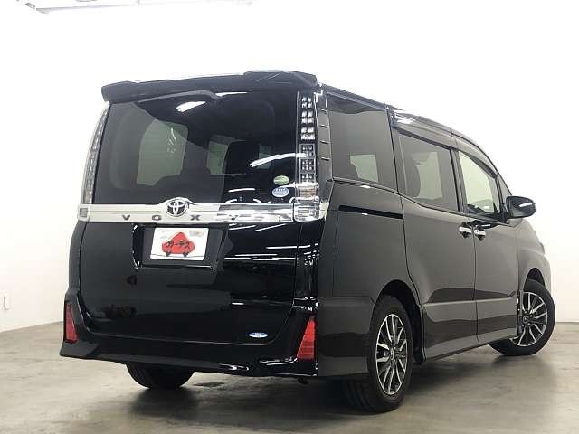Toyota VOXY 2017-03 24537-2