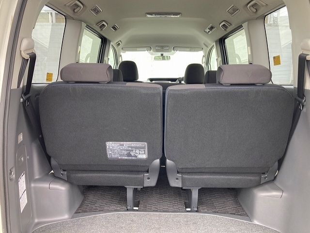 Toyota VOXY 2010-02 8599-23