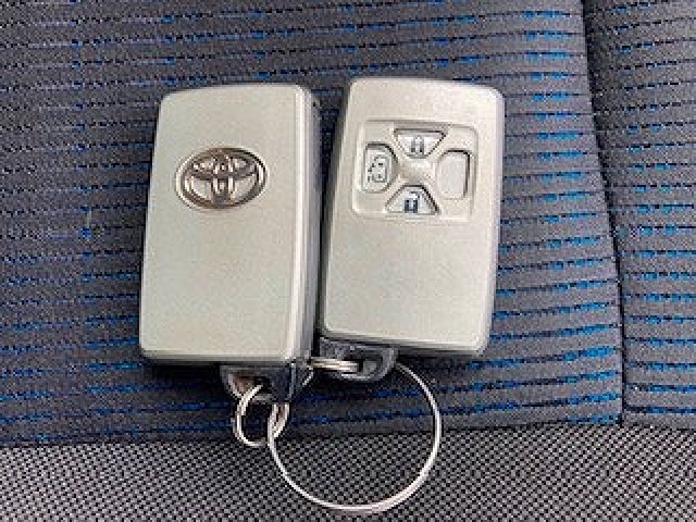 Toyota VOXY 2010-02 8599-11