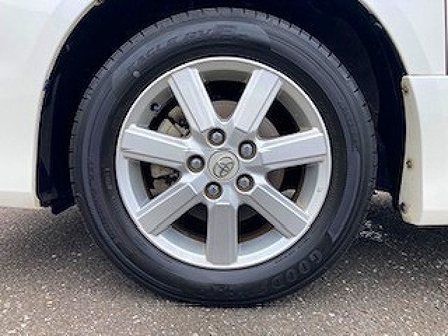 Toyota VOXY 2010-02 8599-26