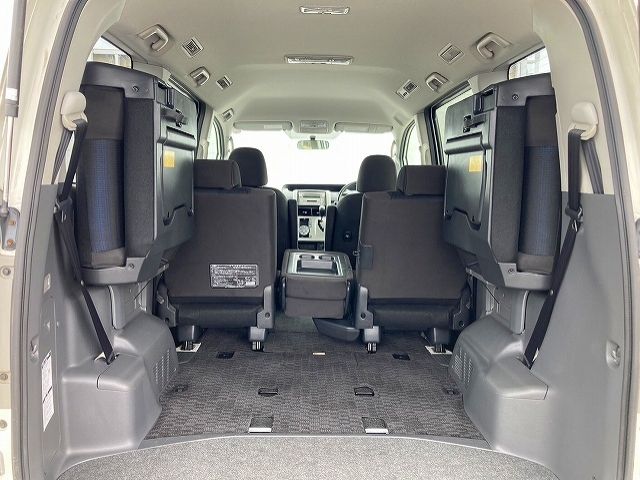 Toyota VOXY 2010-02 8599-16