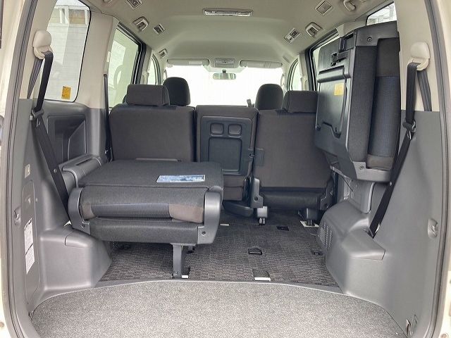Toyota VOXY 2010-02 8599-22