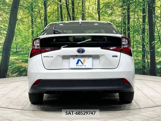 Toyota PRIUS 2019-10 282145-15