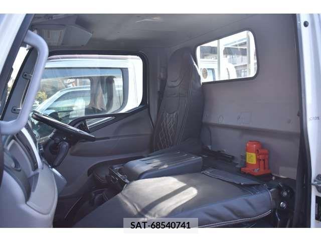 Mitsubishi CANTER 2017-03 223970-14
