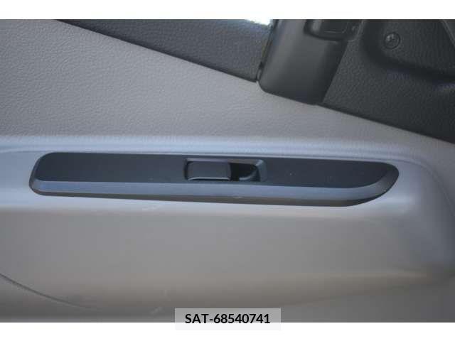 Mitsubishi CANTER 2017-03 223970-11