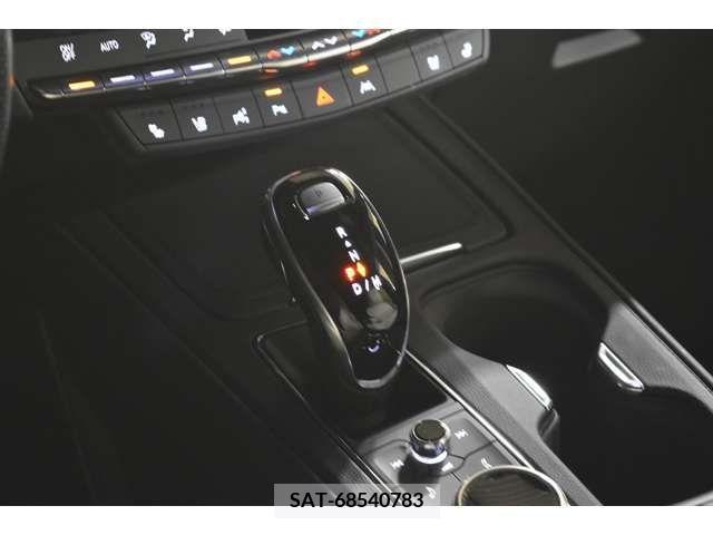 Cadillac XT4 2021-06 224677-4