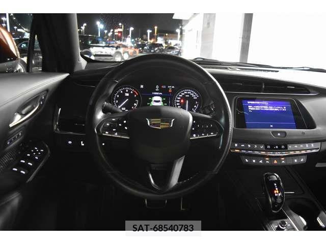 Cadillac XT4 2021-06 224677-3