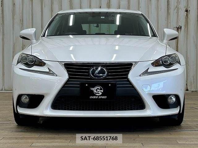 Lexus IS 2013-06 300068-11