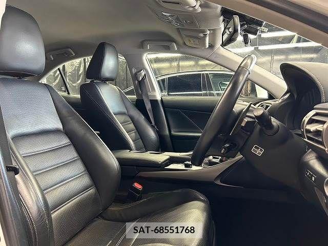 Lexus IS 2013-06 300068-8
