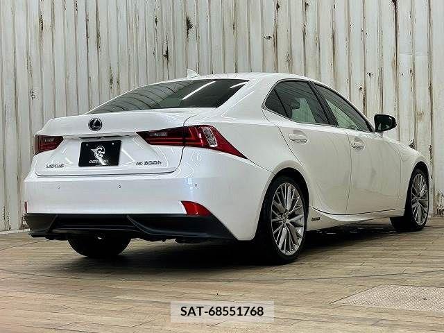 Lexus IS 2013-06 300068-16