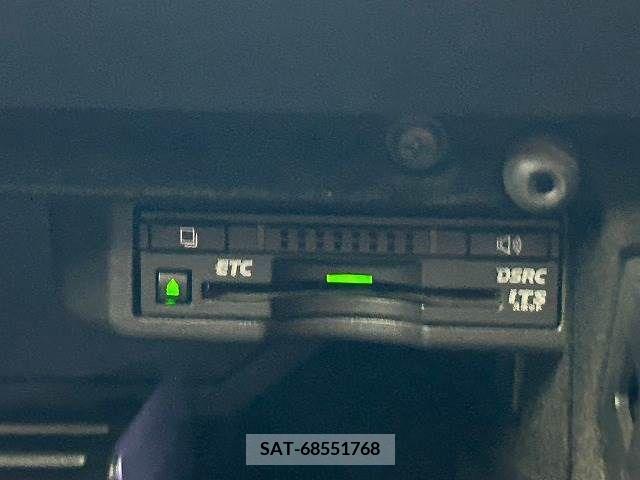 Lexus IS 2013-06 300068-7