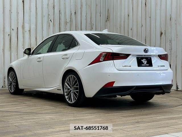 Lexus IS 2013-06 300068-15