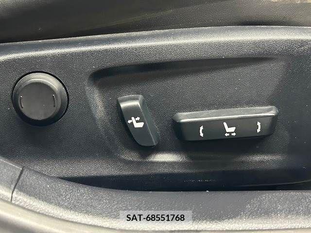 Lexus IS 2013-06 300068-5