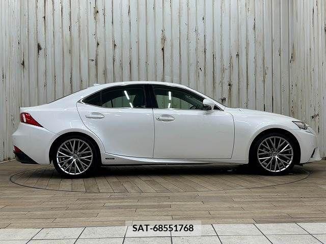 Lexus IS 2013-06 300068-13