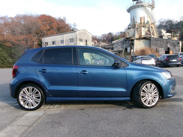 VolksWagen POLO 2016-11 26459-3