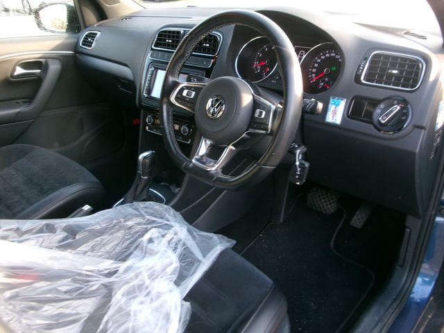 VolksWagen POLO 2016-11 26459-1