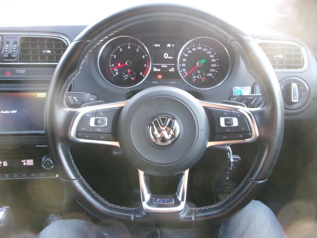 VolksWagen POLO 2016-11 26459-17