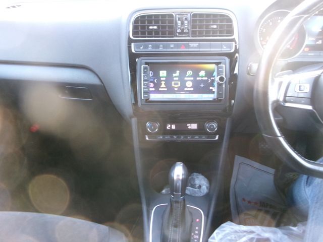 VolksWagen POLO 2016-11 26459-21