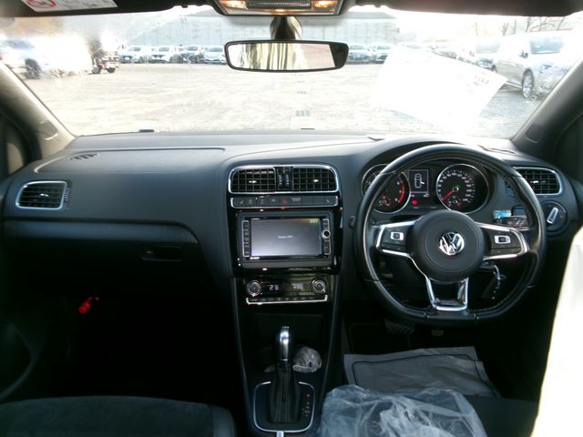 VolksWagen POLO 2016-11 26459-10