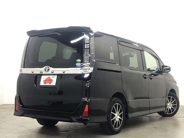 Toyota VOXY 2014-09 20938-2