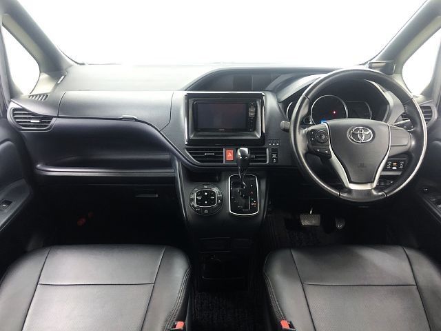 Toyota VOXY 2014-09 20938-1