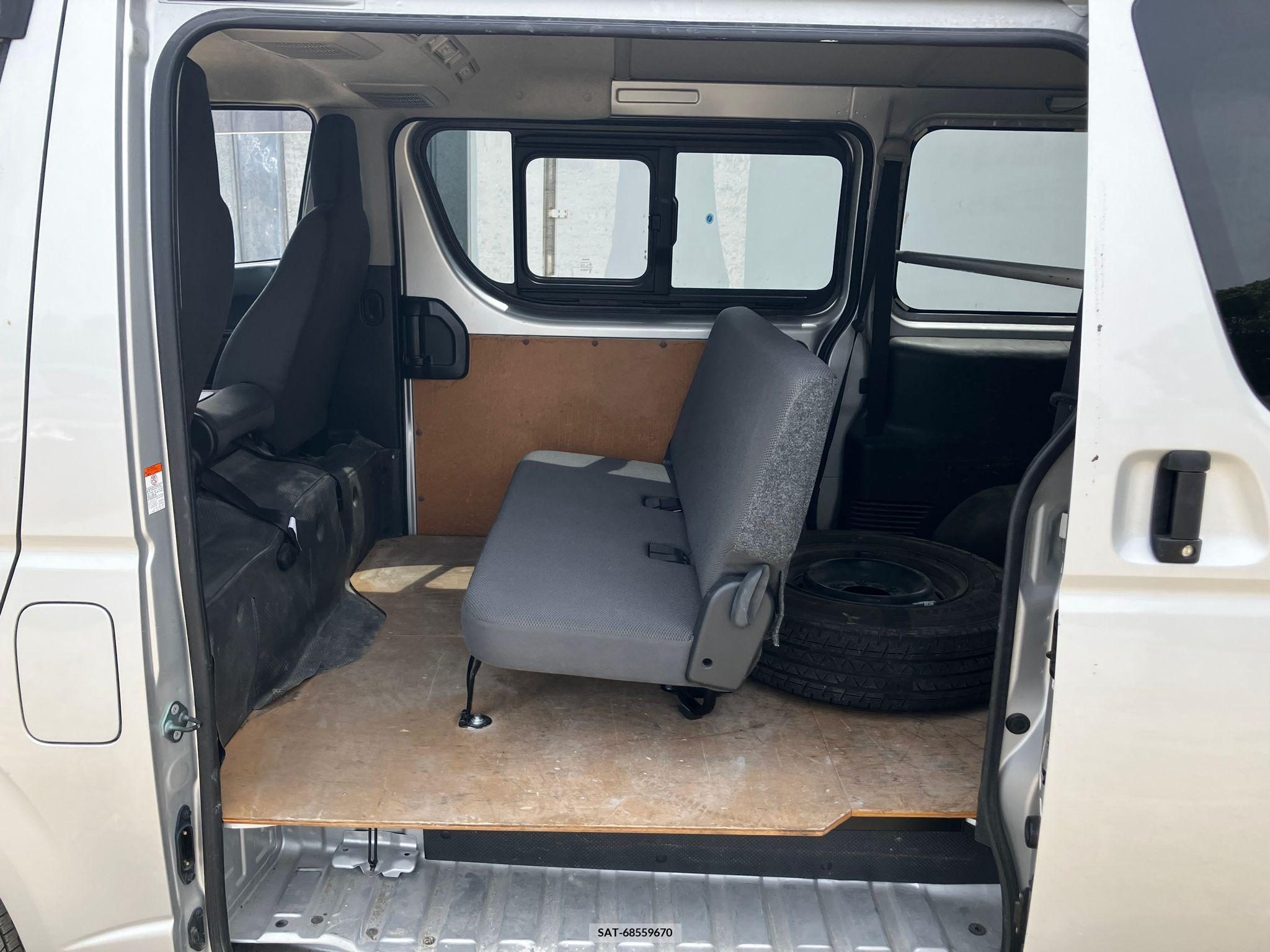 Toyota HIACE VAN 2017-03 258353-2