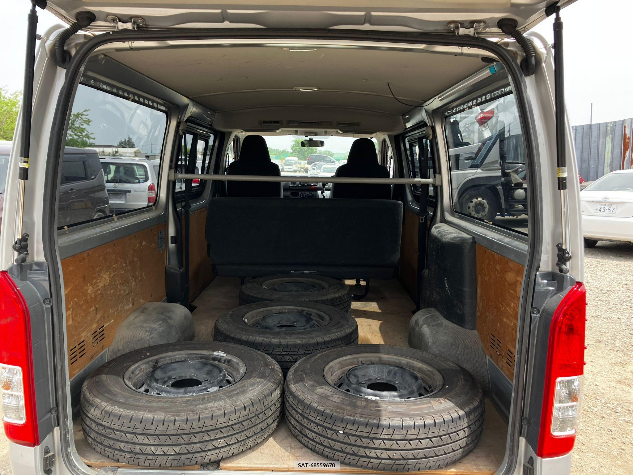 Toyota HIACE VAN 2017-03 258353-8