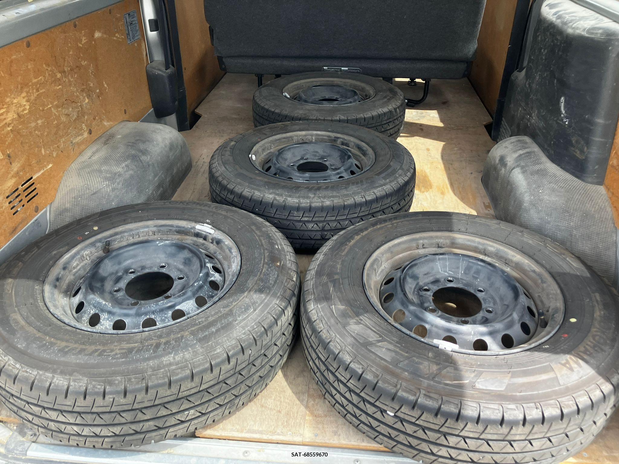 Toyota HIACE VAN 2017-03 258353-10