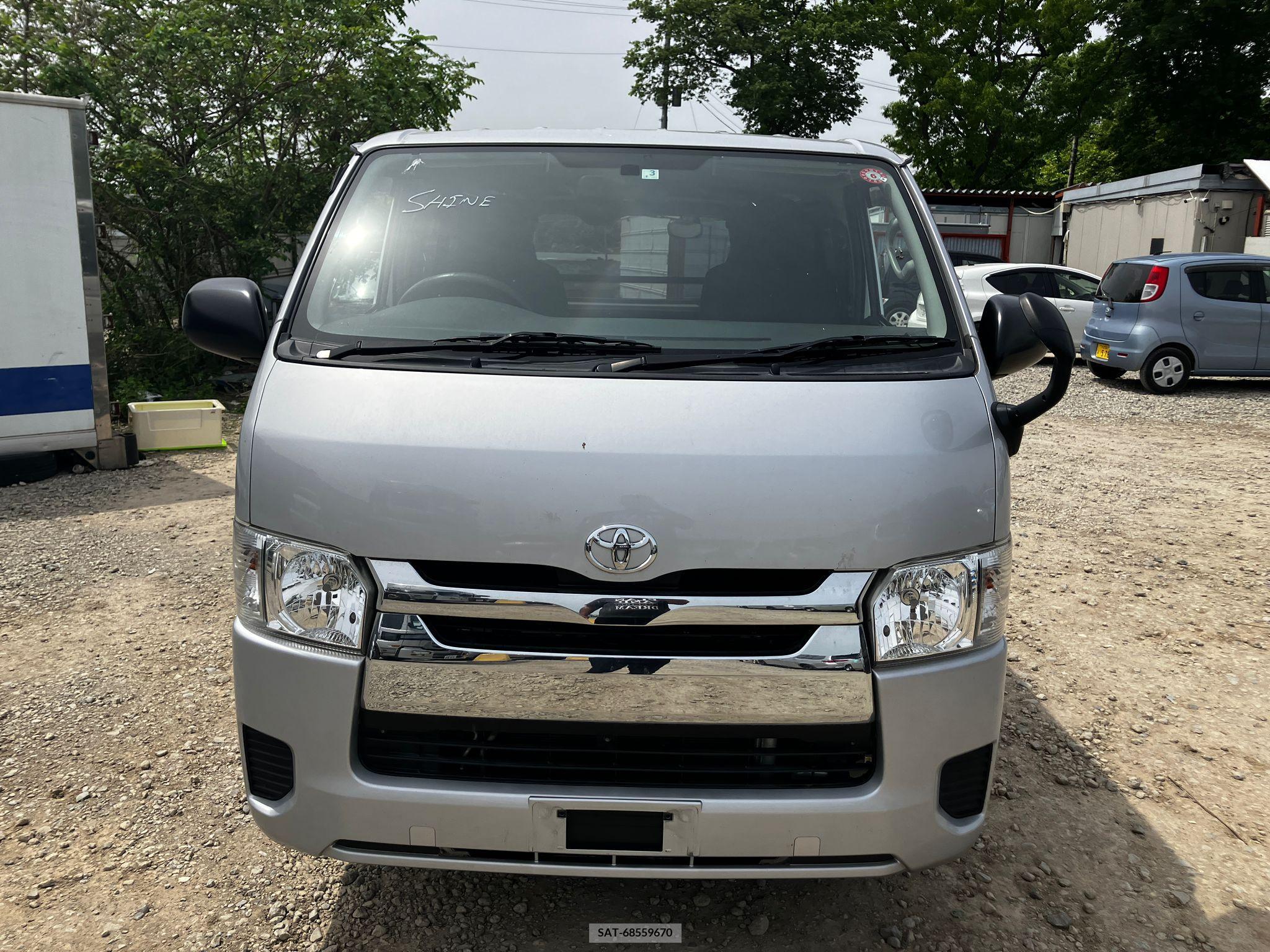 Toyota HIACE VAN 2017-03 258353-22