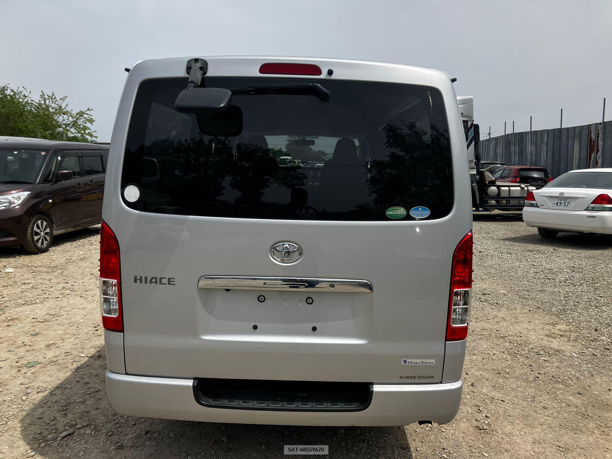 Toyota HIACE VAN 2017-03 258353-25