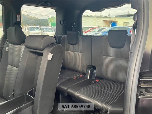 Toyota NOAH 2019-07 204963-4