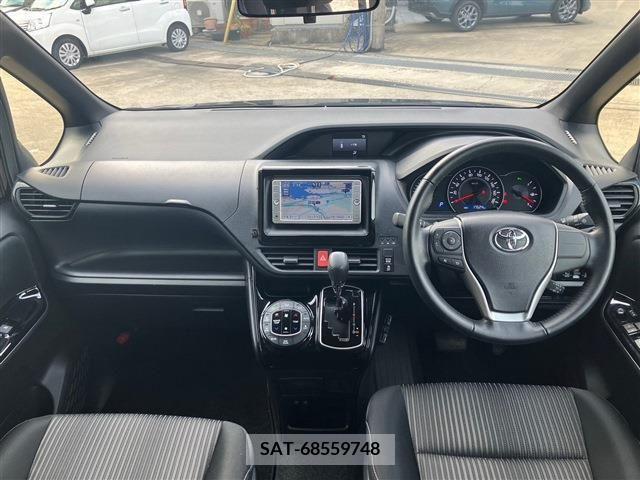 Toyota NOAH 2019-07 204963-1