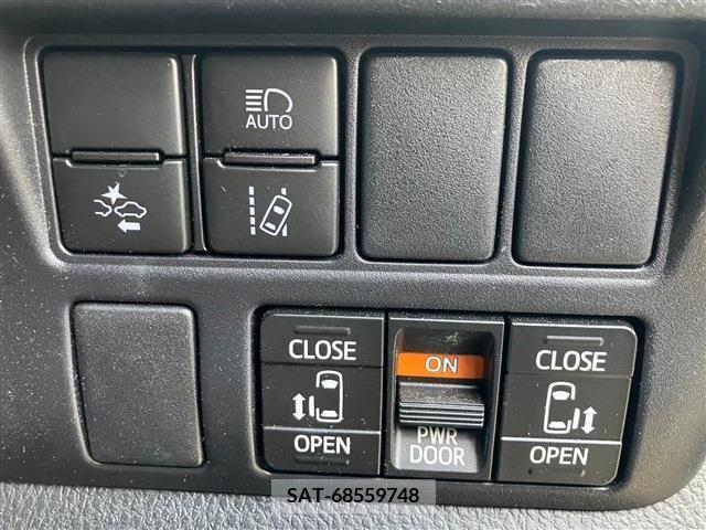 Toyota NOAH 2019-07 204963-23