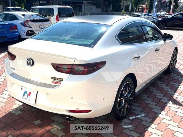 Mazda MAZDA3 2019-08 363301-17