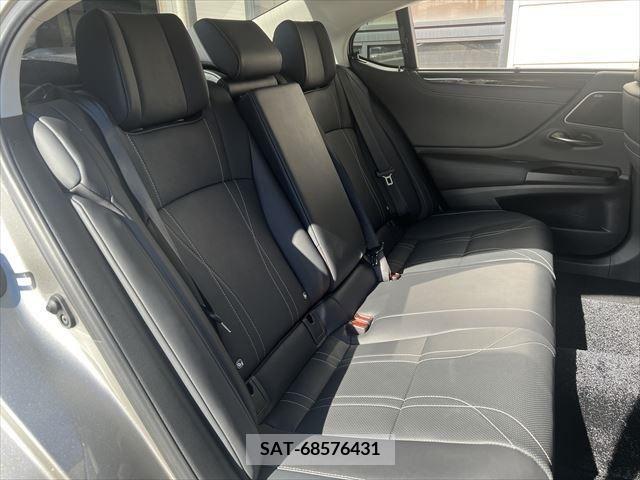 Lexus ES 2019-10 354047-15