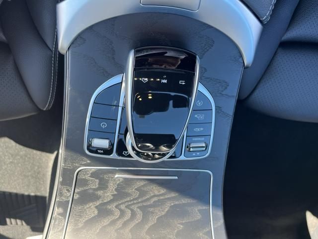 Mercedes Benz C-CLASS 2019-10 17127-12
