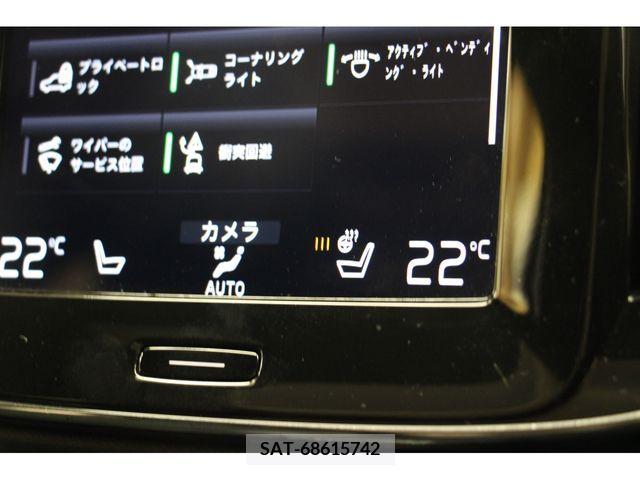 Volvo XC40 2021-06 222504-8