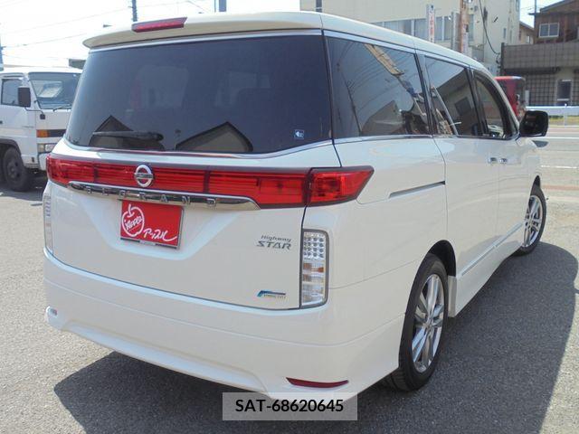 Nissan ELGRAND 2013-08 252787-6