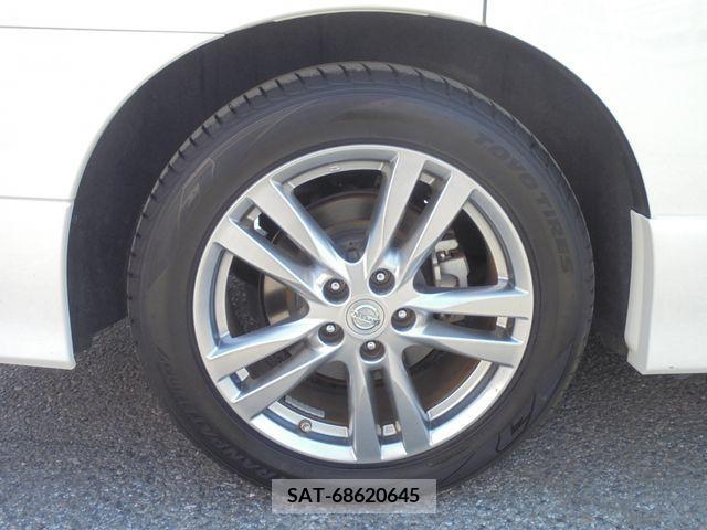 Nissan ELGRAND 2013-08 252787-10
