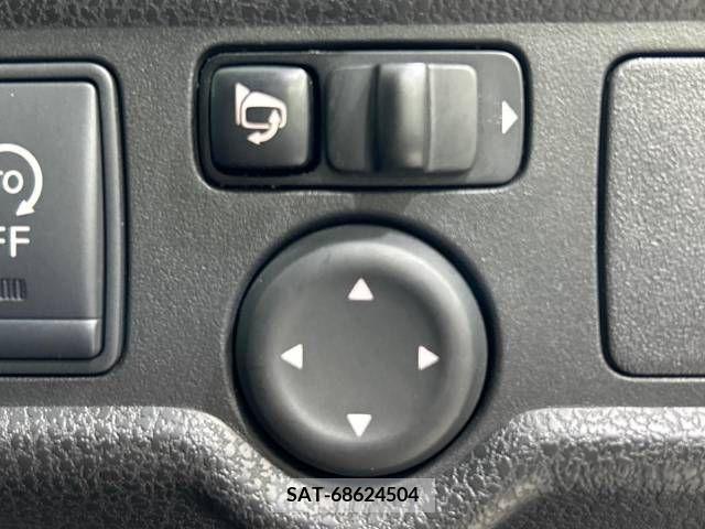 Nissan NOTE 2014-01 302337-6