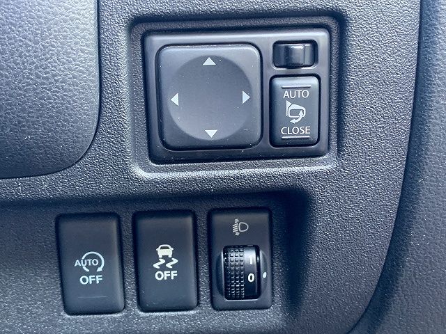Nissan MARCH 2014-11 16647-5