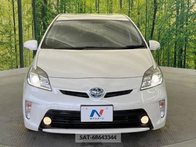 Toyota PRIUS 2014-10 322038-12