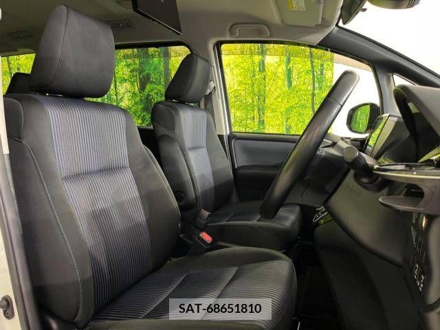 Toyota VOXY 2017-03 377510-8
