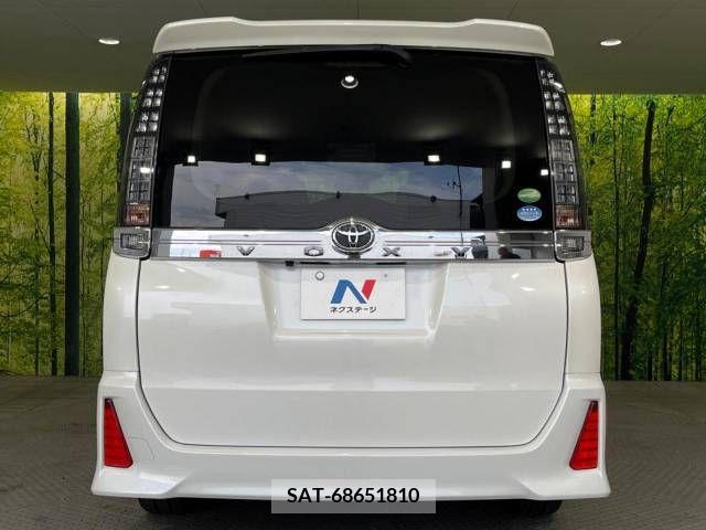 Toyota VOXY 2017-03 377510-16