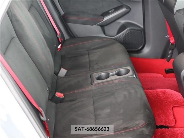 Honda CIVIC 2024-02 264416-13