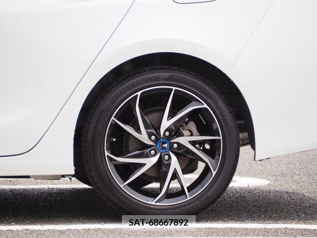 Toyota PRIUS 2022-04 282121-10