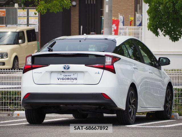 Toyota PRIUS 2022-04 282121-12