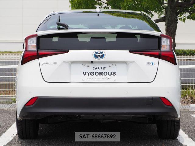 Toyota PRIUS 2022-04 282121-11