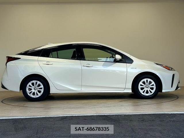 Toyota PRIUS 2019-11 282744-14